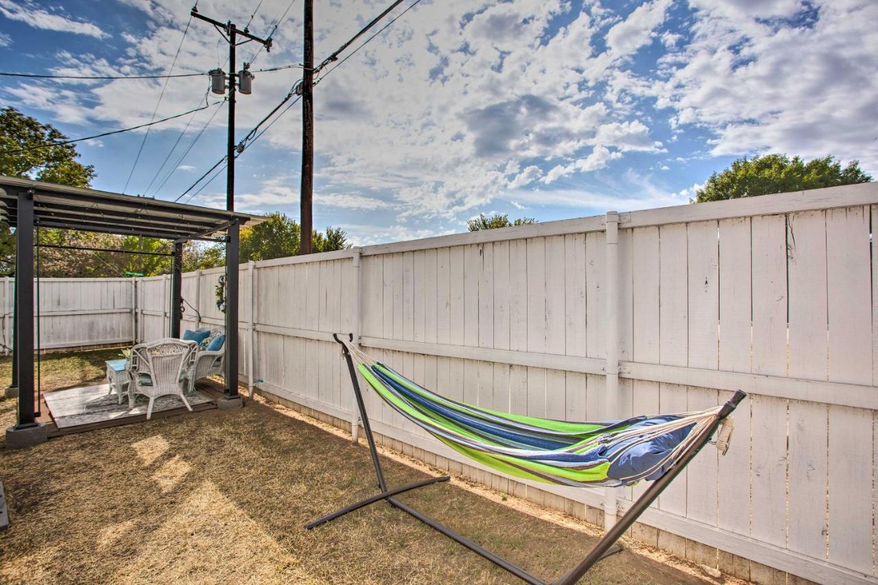 Pet-Friendly Lake Dallas Home Near Lewisville Lake Luaran gambar