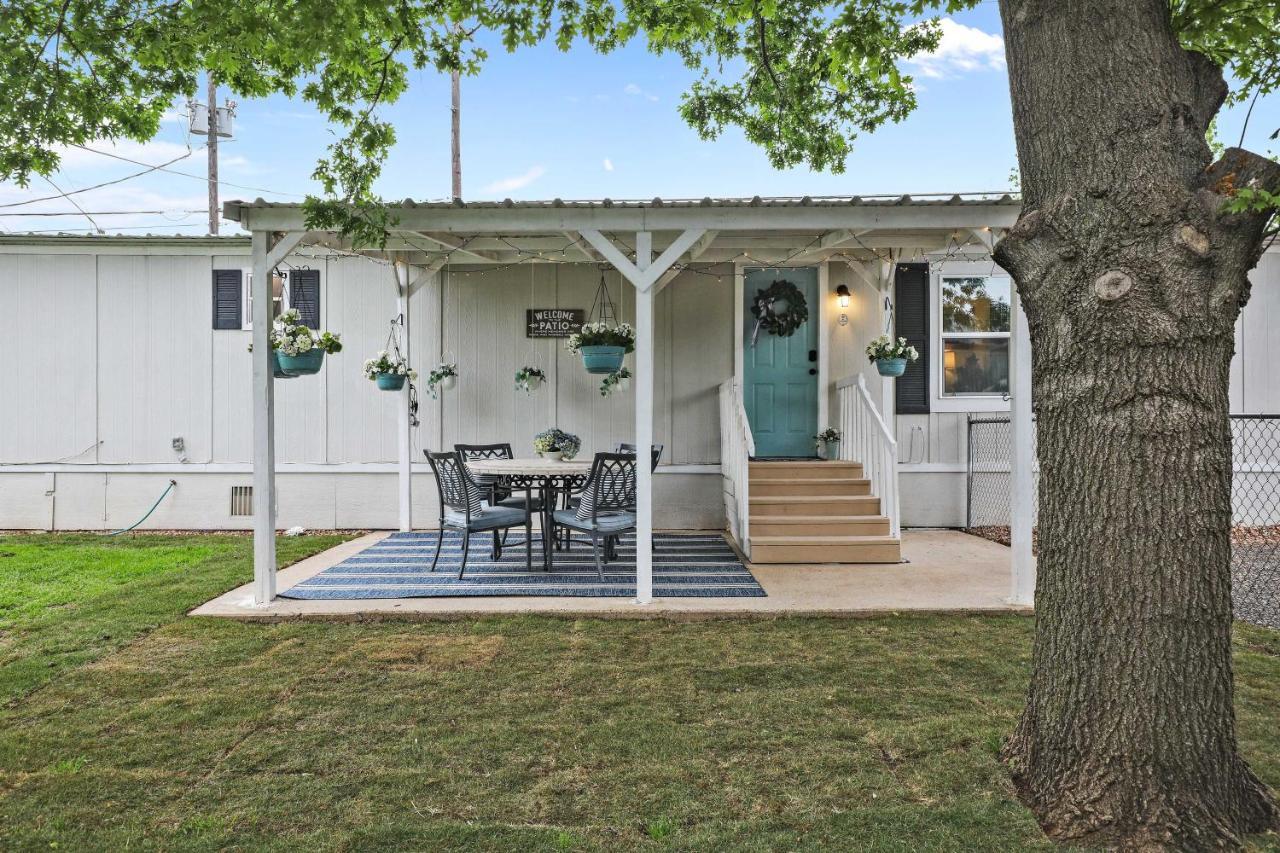 Pet-Friendly Lake Dallas Home Near Lewisville Lake Luaran gambar